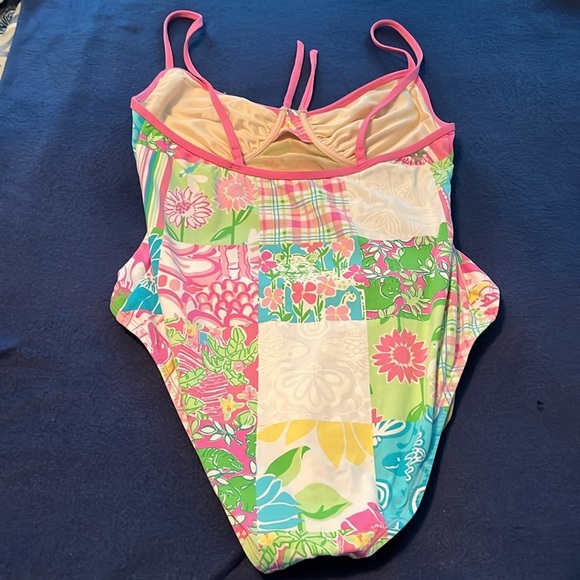 Vintage pattern Lilly Pulitzer swimsuit - Picture 4 of 7